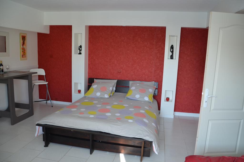 Jardin De Marceau Bed and Breakfast Blasimon Kamer foto