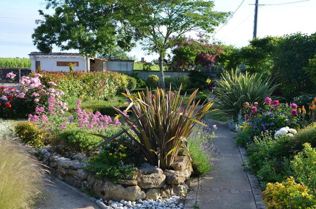 Jardin De Marceau Bed and Breakfast Blasimon Buitenkant foto